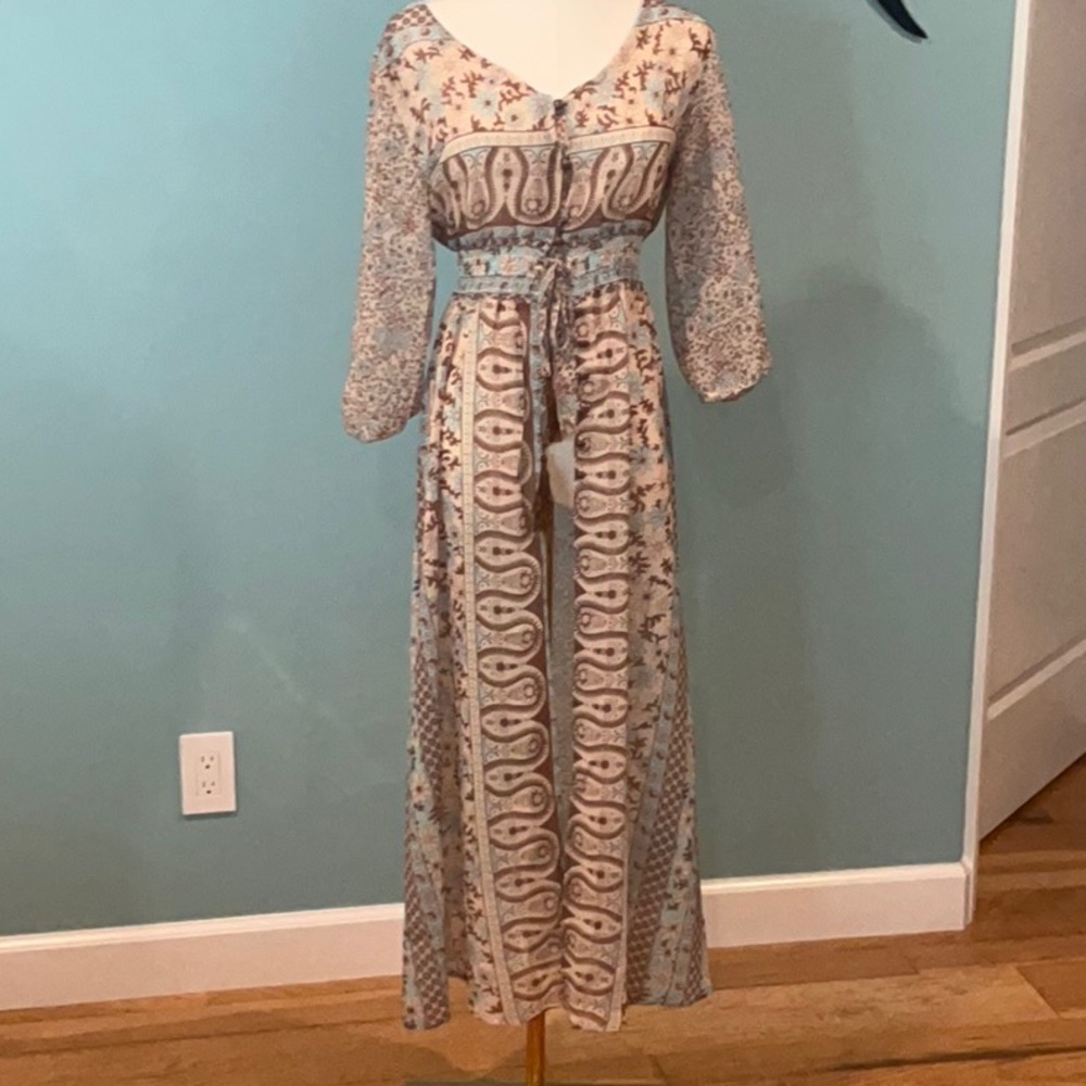 Elegant Paisley sheared cover shirt.